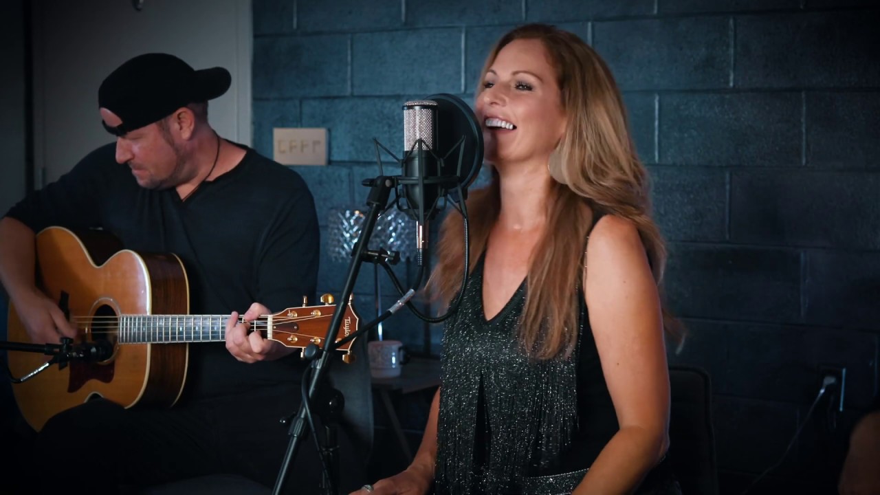 Lena Paige - "I Cry" (Live Acoustic Performance)