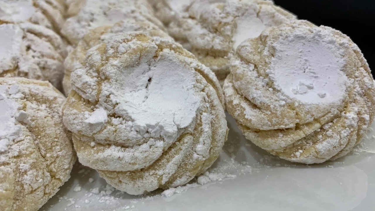 الملوزة تطوانية أو غريبة اللوز معلكة و رائعة في الشكل و المذاق! El melouza aw ghriba louz m3alka