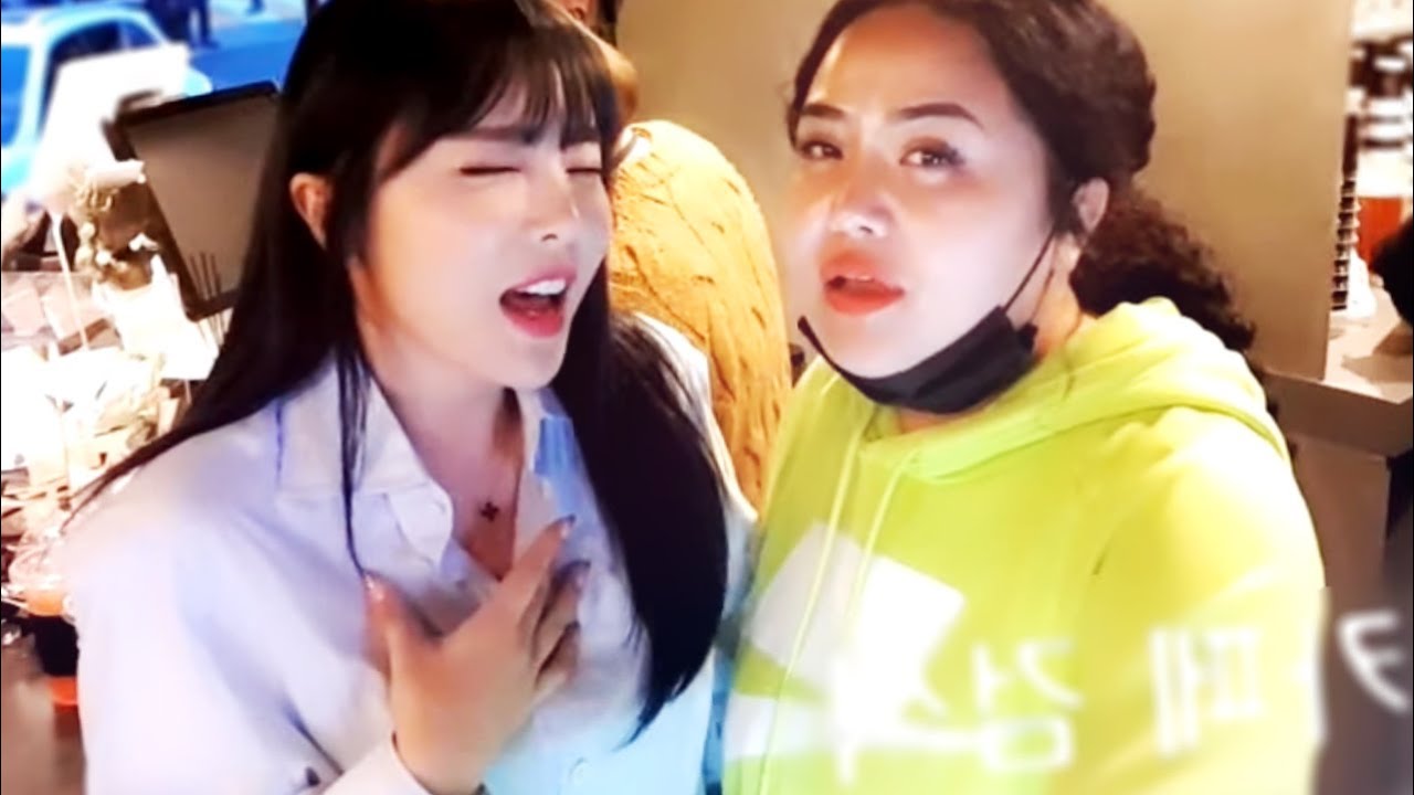 와.. 지치지않네.. 누나..♥ 진영이누나 카페로 놀러오세요! 191123 [2] - KoonTV