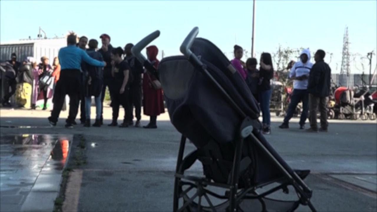 Roma, incendio nell'ex hotel occupato Eurostar: l'intervento dei vigili del fuoco