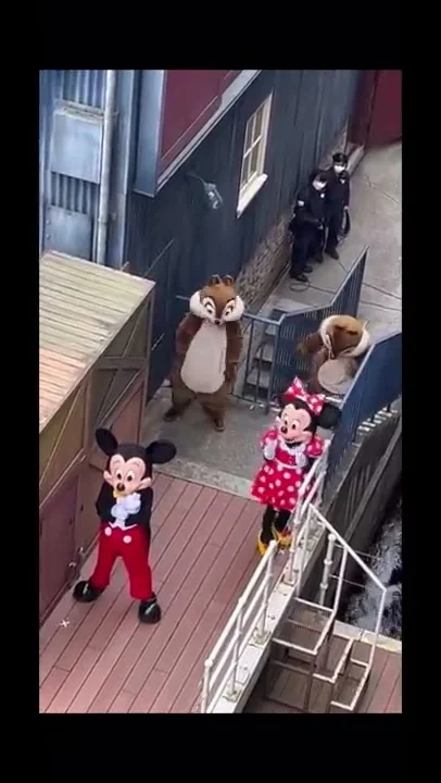 ディズニー裏
