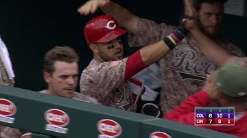 COL@CIN: Suarez hits a sac fly to center field