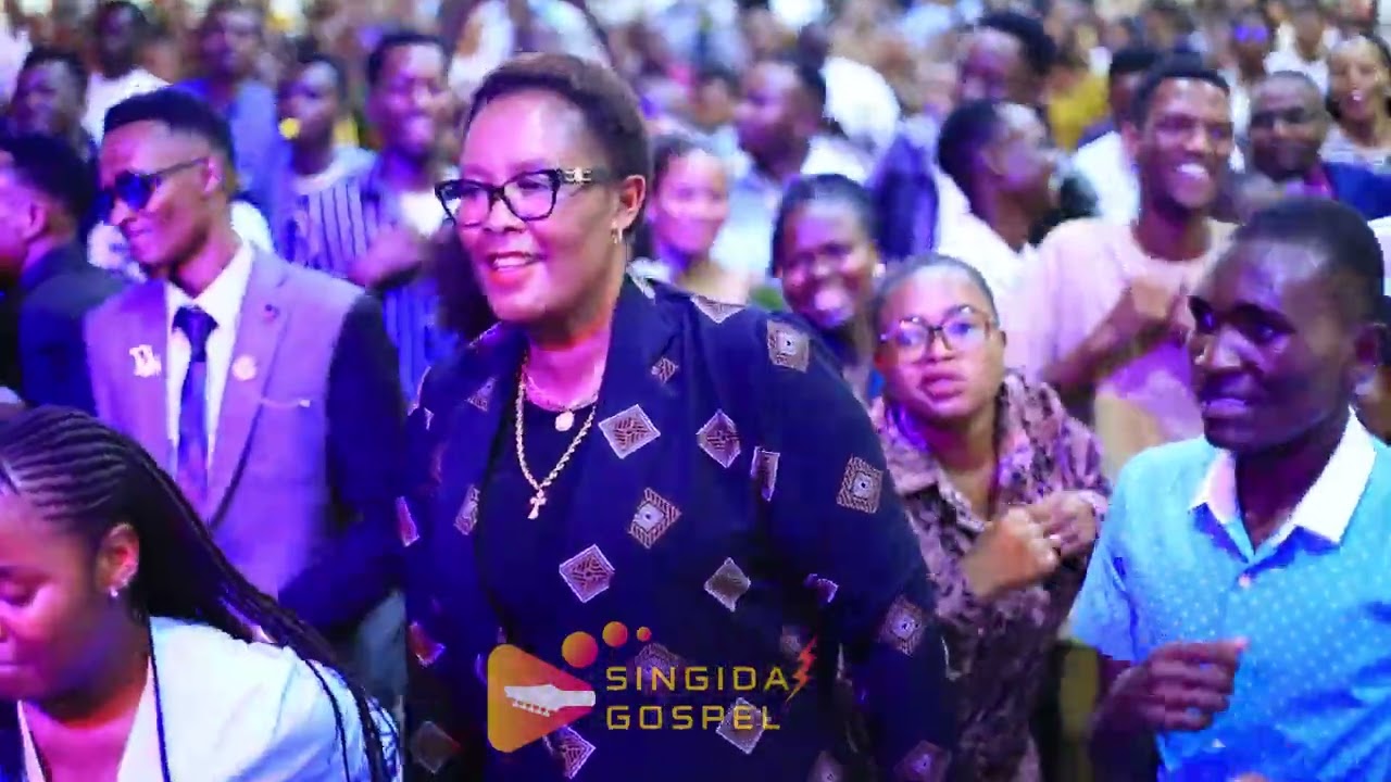 NAMNA IBADA YA KAMATA MOTO SAMBAZA MOTO YA HUDUMA YA NGUVU YA IBADA ILIVYOFANYIKA HAPA SINGIDA.