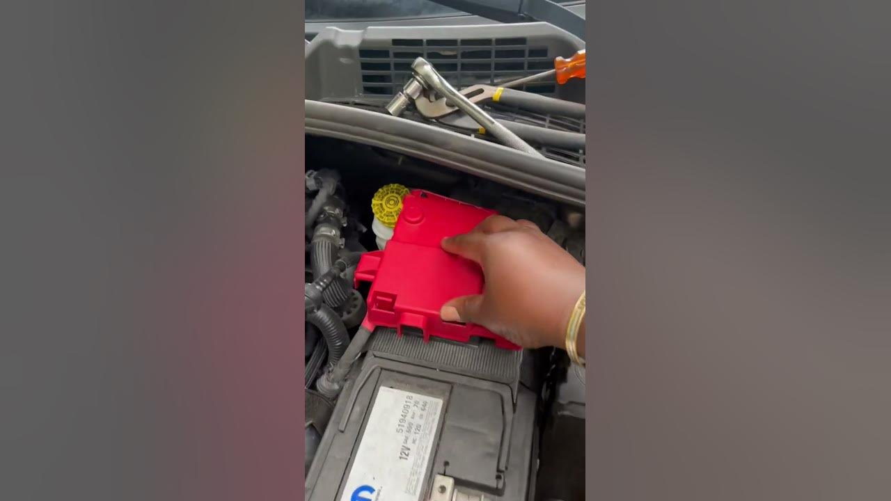 Fiat 500X Trekking Battery Replacement - YouTube
