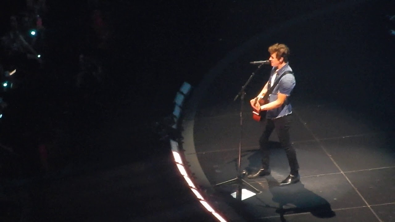 Shawn Mendes- “Mutual” live at Staples Center - YouTube