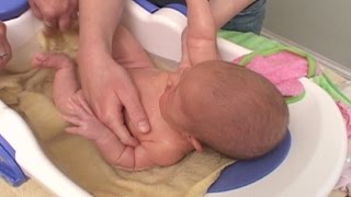 How To Bathe a Newborn | BabyCenter screenshot 4