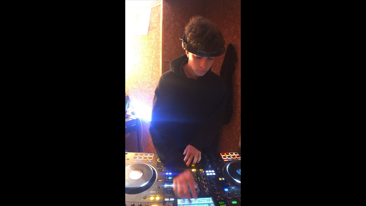 30 Min DJ mix (House Music, Tech House, Remixes, Edits, and more)