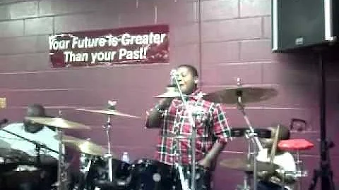 My lil bro can sing