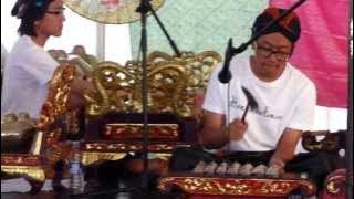 Young Madukara Javanese Gamelan Vocal with instruments