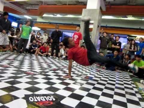 Bboy visaz - ( Rmz / One piece UD town ) - Junk Food Chaing mai BBoy battle 2010