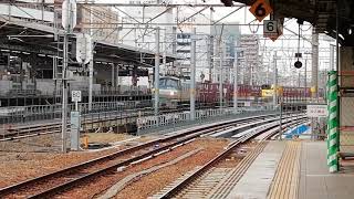 目の前で指差しサービスをしてくれました！。EF66 113号機牽引3077レ名古屋通過