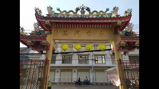 Charoen Chai - When tradition meets modernity : Challenge and survival in Charoen Chai.