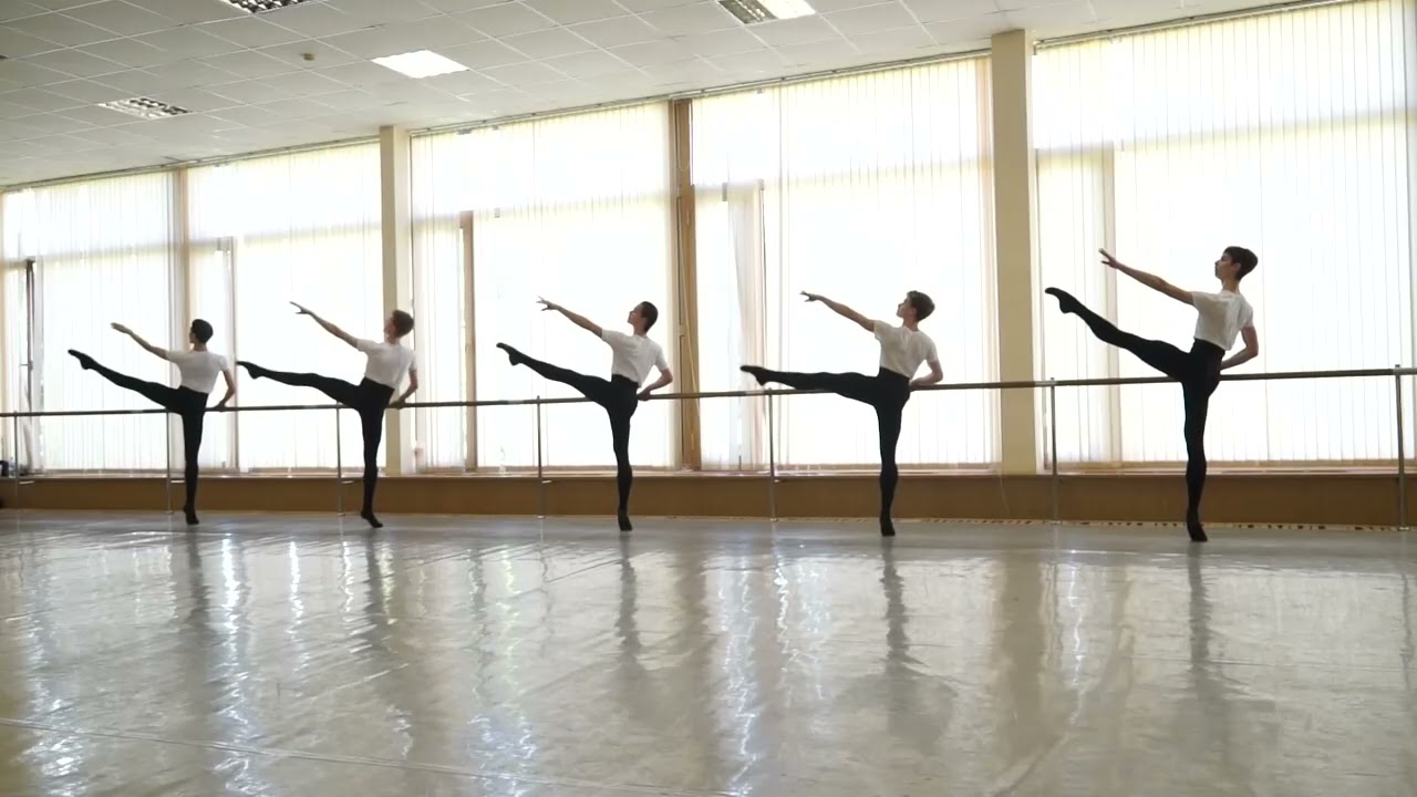 Экзамен 2 курс,педагог Медведев ДВ Классический танец 08.06.2023