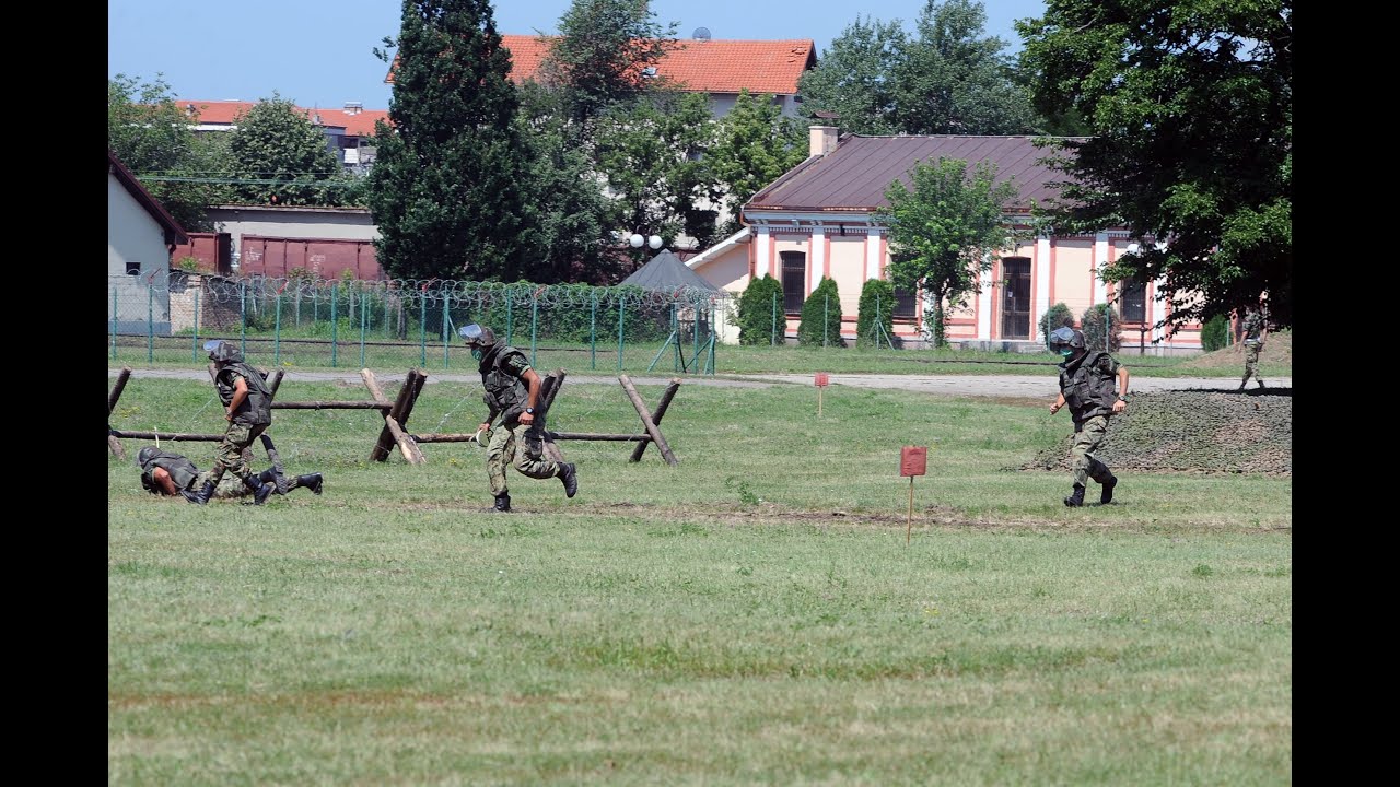Ministar Vulin obišao pripadnike vojske na obuci u Centru za obuku Kopnene vojske u Požarevcu