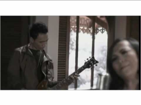 Merpati Tak Rela Official Video Hd With Lyric Youtube