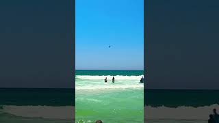 F-22 showing off on the beach. Sounds amazing. #awesome #subscribe #chicken #jets #airforce