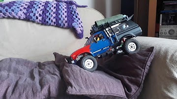 Modified WPL Hilux Crawler cushion crawling
