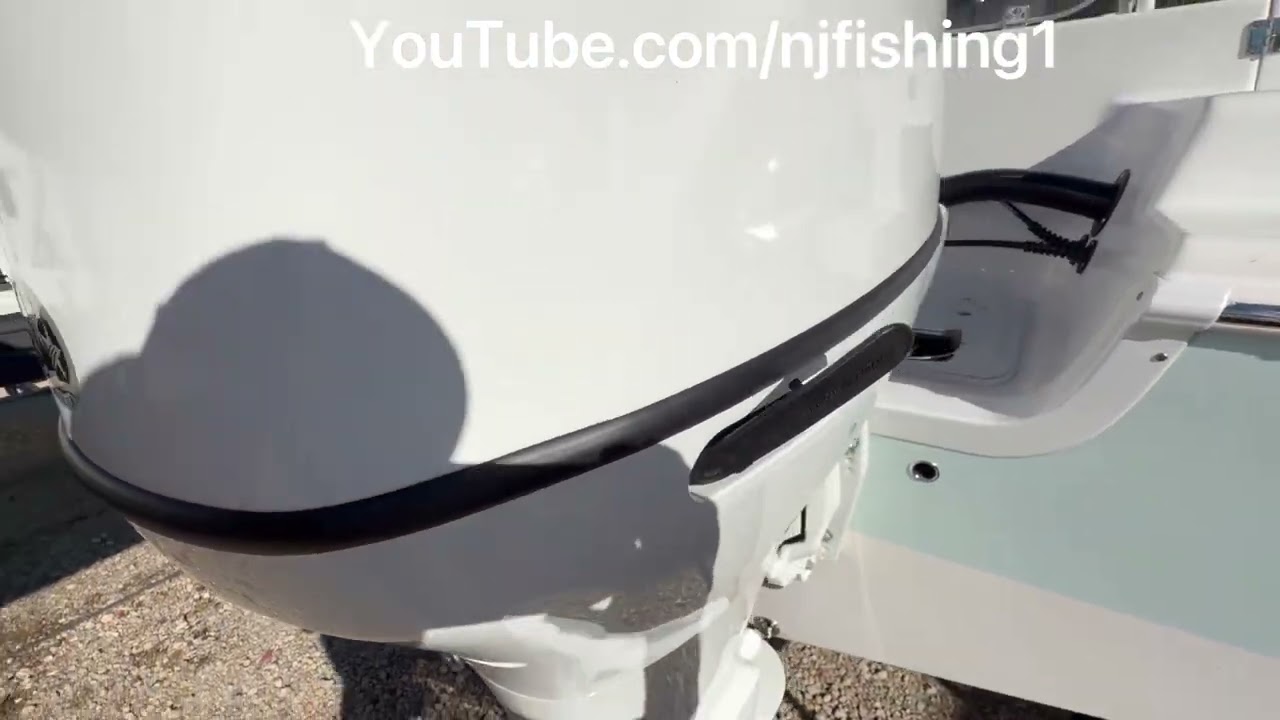 3 зажима для снятия кожуха двигателя подвесного мотора Suzuki мощностью 200 л.с., чтобы осмотреть...