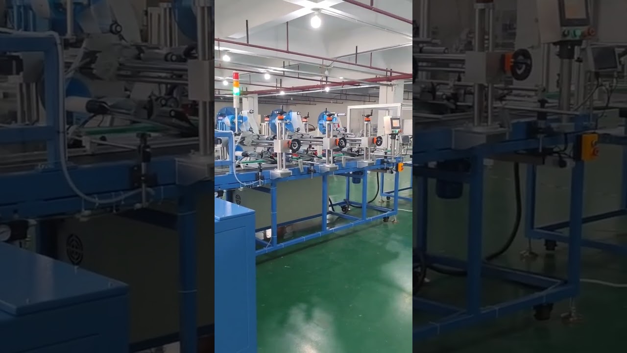 Fully automatic labeling machine for applying 4 labels at the same time