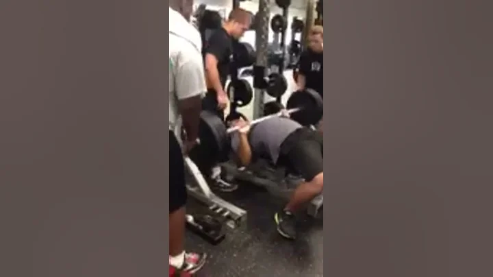 Kevin Lazo - Bench Pressing 315 lbs