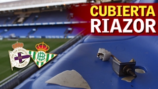 Deportivo - Betis: Un fuerte temporal rompe la cubierta de Riazor