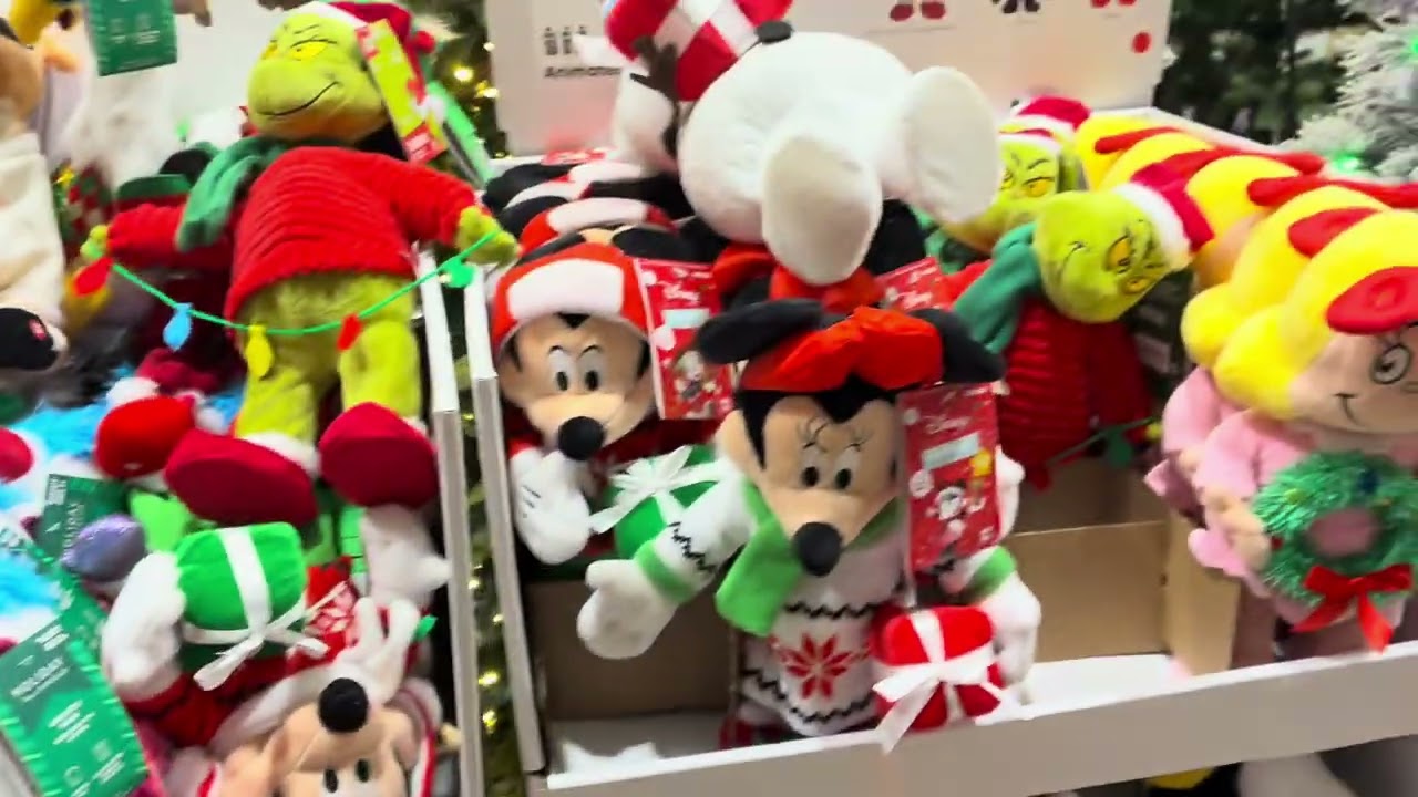 Lowes Christmas 2025