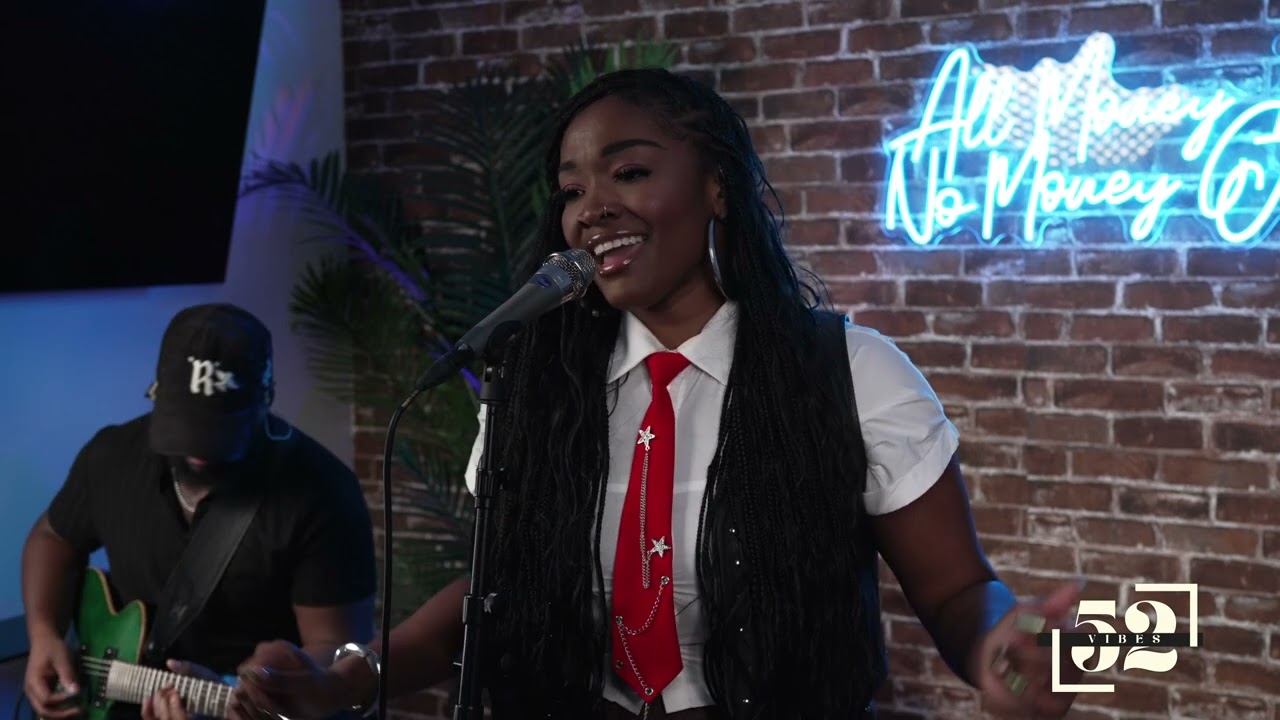 LennAsia "Selfish" (Live Performance) 52Vibes Unplugged — Episode 9