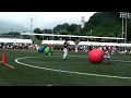 【市民体育祭♬】二人組で大玉ころがし（ギガボール）をするあい♥思うように転がせず悪戦苦闘しています(^^♪