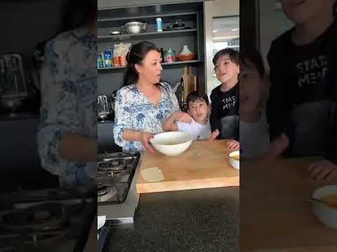 קרן קדוש עם מתכון לבייבי פחזניות שאפשר להכין עם הילדים! בשידור LIVE מתוך עמוד הפייסבוק של ערוץ האוכל