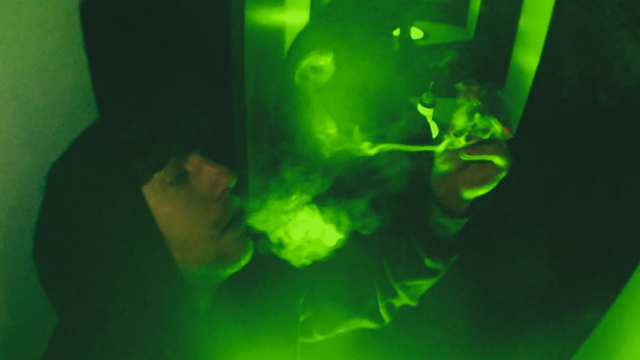 在 YouTube 上观看 steff - Doc Martens Babe (Official Video) 在 YouTube 上观看 steff - Doc Martens Babe (Official Video)