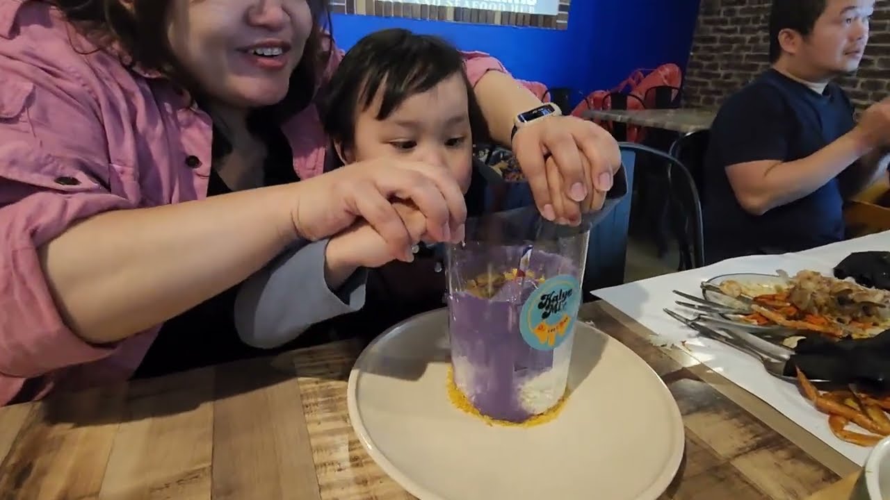 В отеле Geelong Quest Central Stay и яхтенной пристани Kalye Marinas подают лучший бинсу из фиоле...