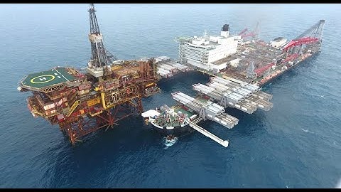 Pioneering Spirit removes third platform from Shell