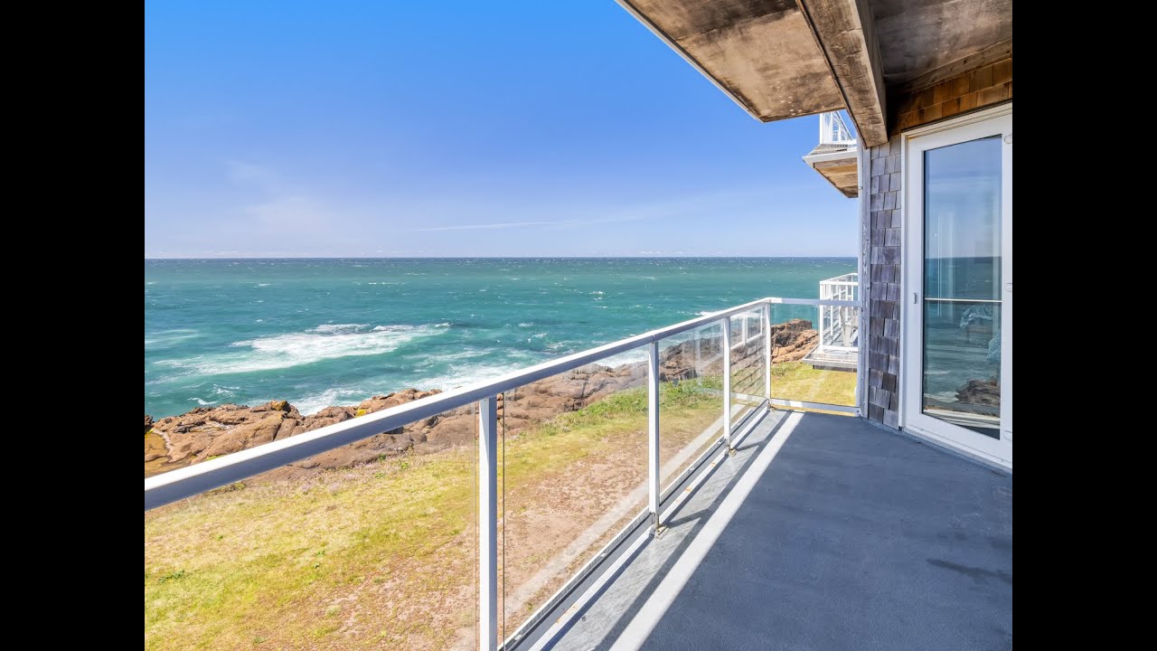 Spectacular Oceanfront Condo in Depoe Bay, OR