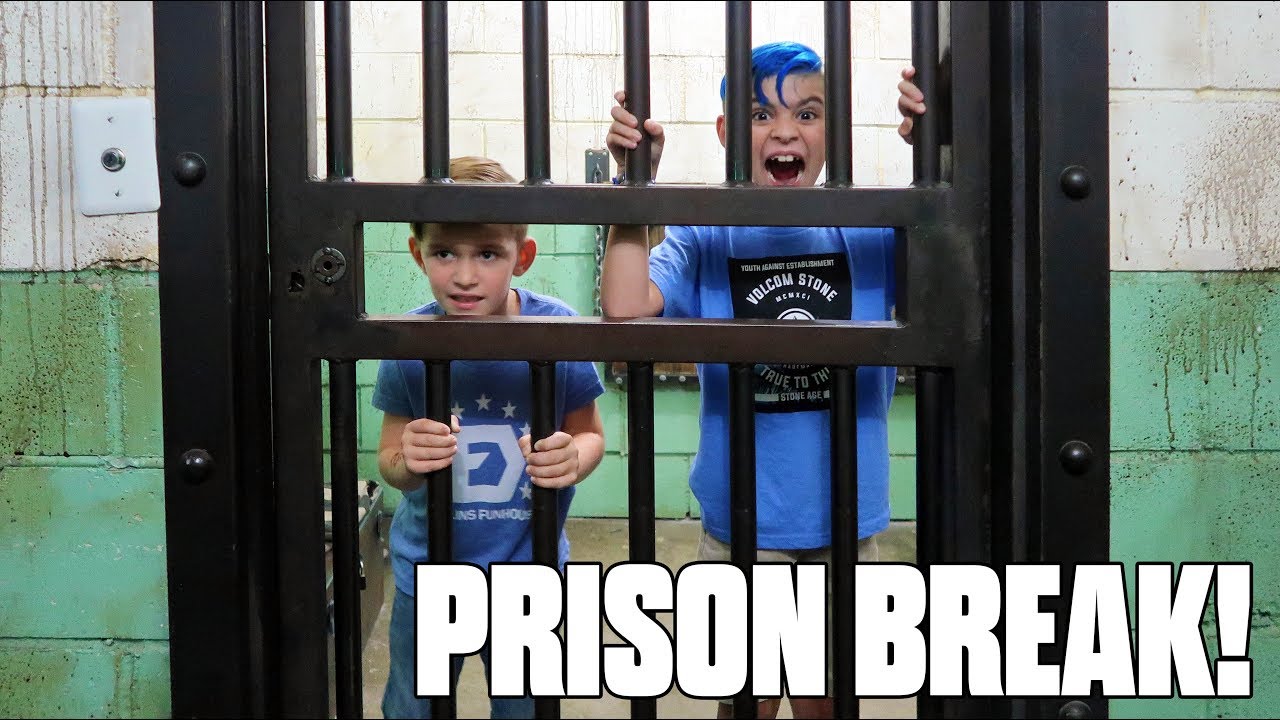 Real Life Gaming - Prison Escape (Exclusive English Edition