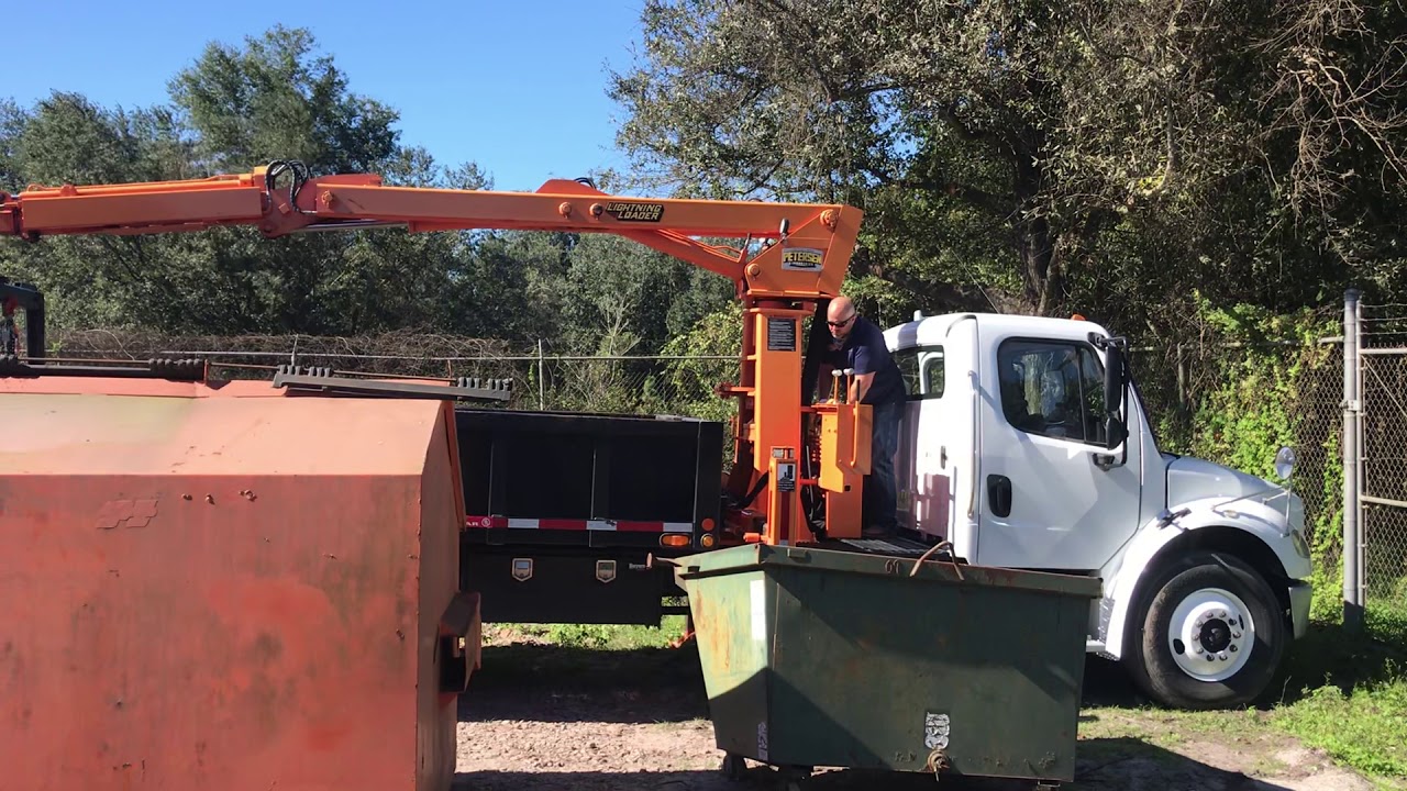 Petersen CP-3 in lifting rear load container