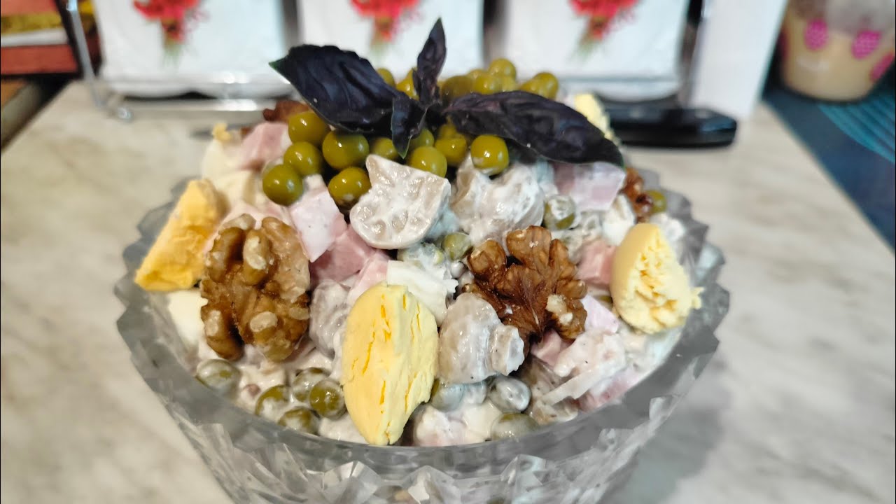 Салат " Гурман "- рецепт из ресторана, очень вкусный и сытный.