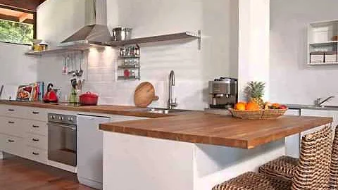 L-shaped kitchen cabinets