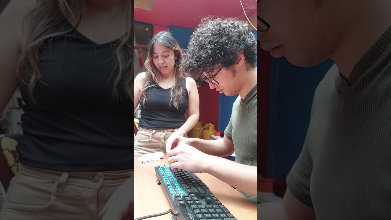 Limpiando mi teclado perooo #humor #productos  #temu