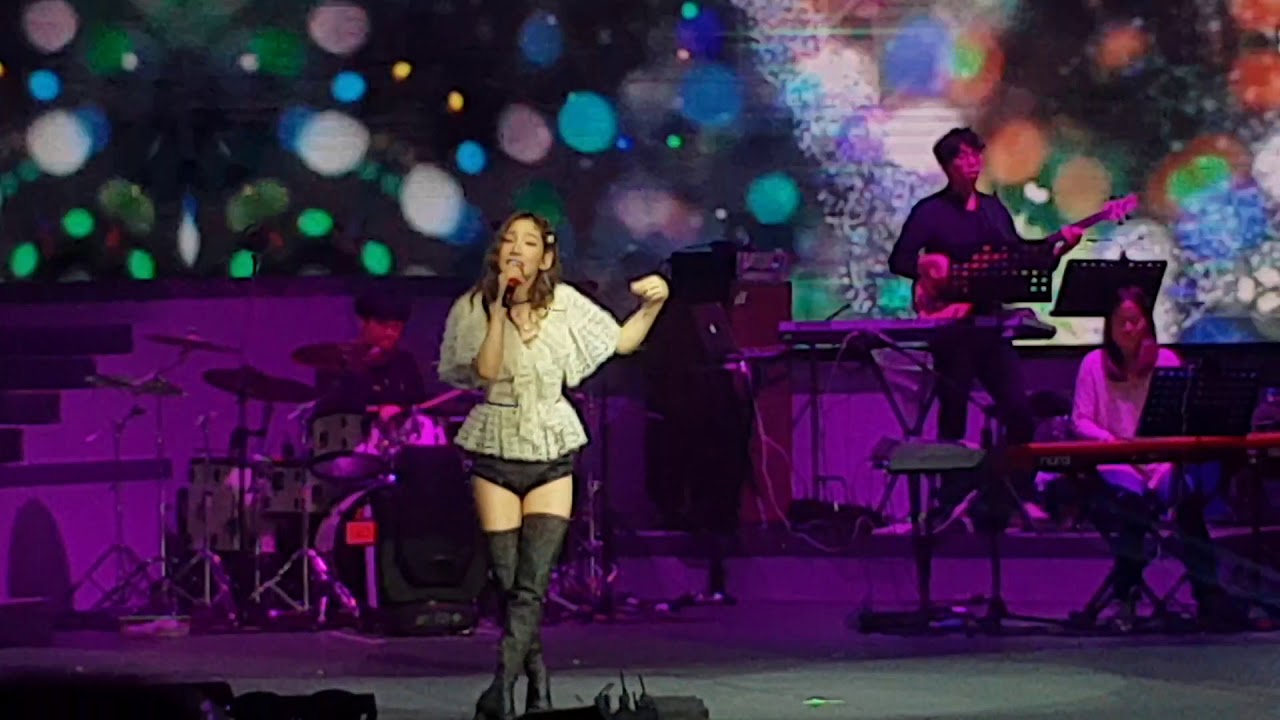 Taeyeon 'S Concert in Manila Part 23 of 27 - Feel So Fine (Backup Vocals: PH SONES)