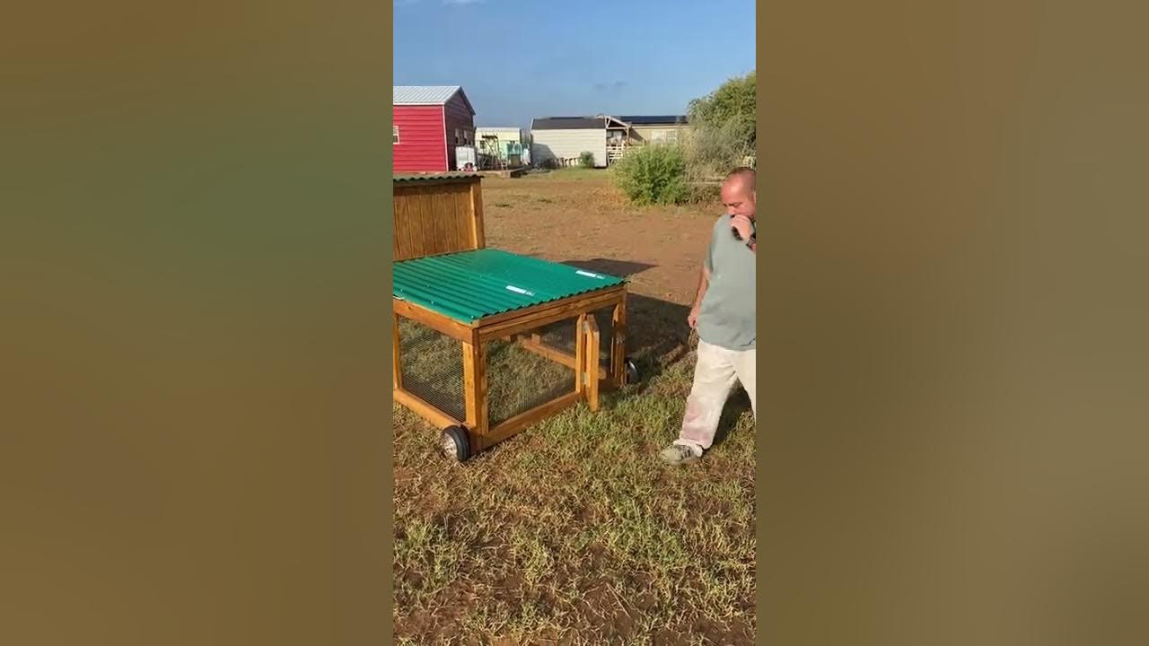 Features of a Funny Farm Fabrication 4 x 8 chicken tractor YouTube