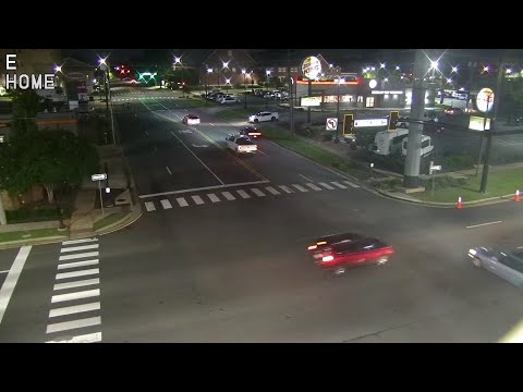 Alabama: Bad Driver Runs Flashing Red Light & Gets Hit In Intersection ...