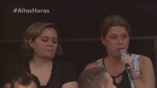 Download Lagu ALTAS HORAS - 03/03/2018 Laura Pausini canta com fã Andressa MP3