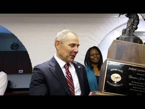Senator John Curtis - SCI's Federal Legislator of the Year Award 2025