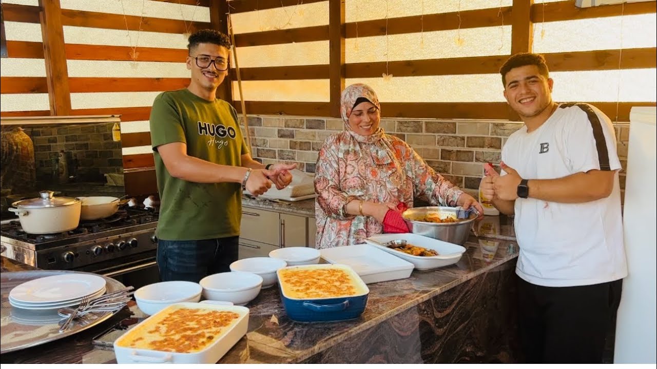 أبهرت ابنى ومراته بعزومه ملوكى على السطح كلها فسفور يخلى القمر ينور عزومه الجمعه جبت ليهم مطعم فالبي