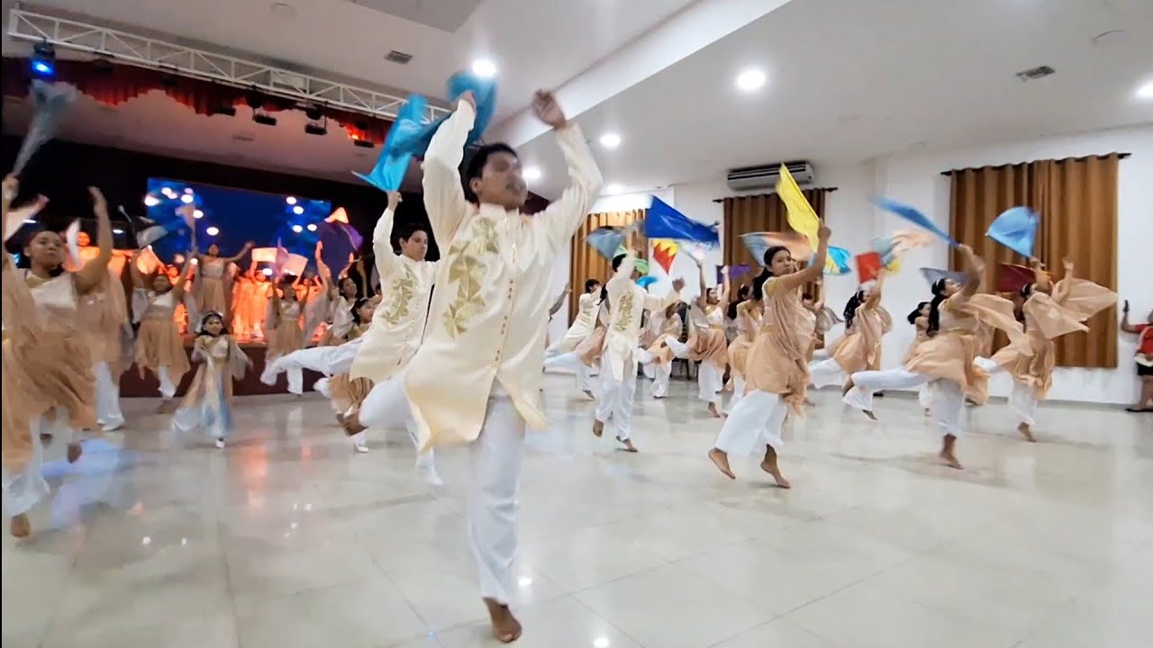 DANZO COMO DAVID - Madely Marquez / Danza con Banderas y Pandero