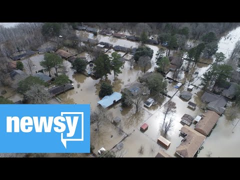 Mississippi flooding causes evacuations