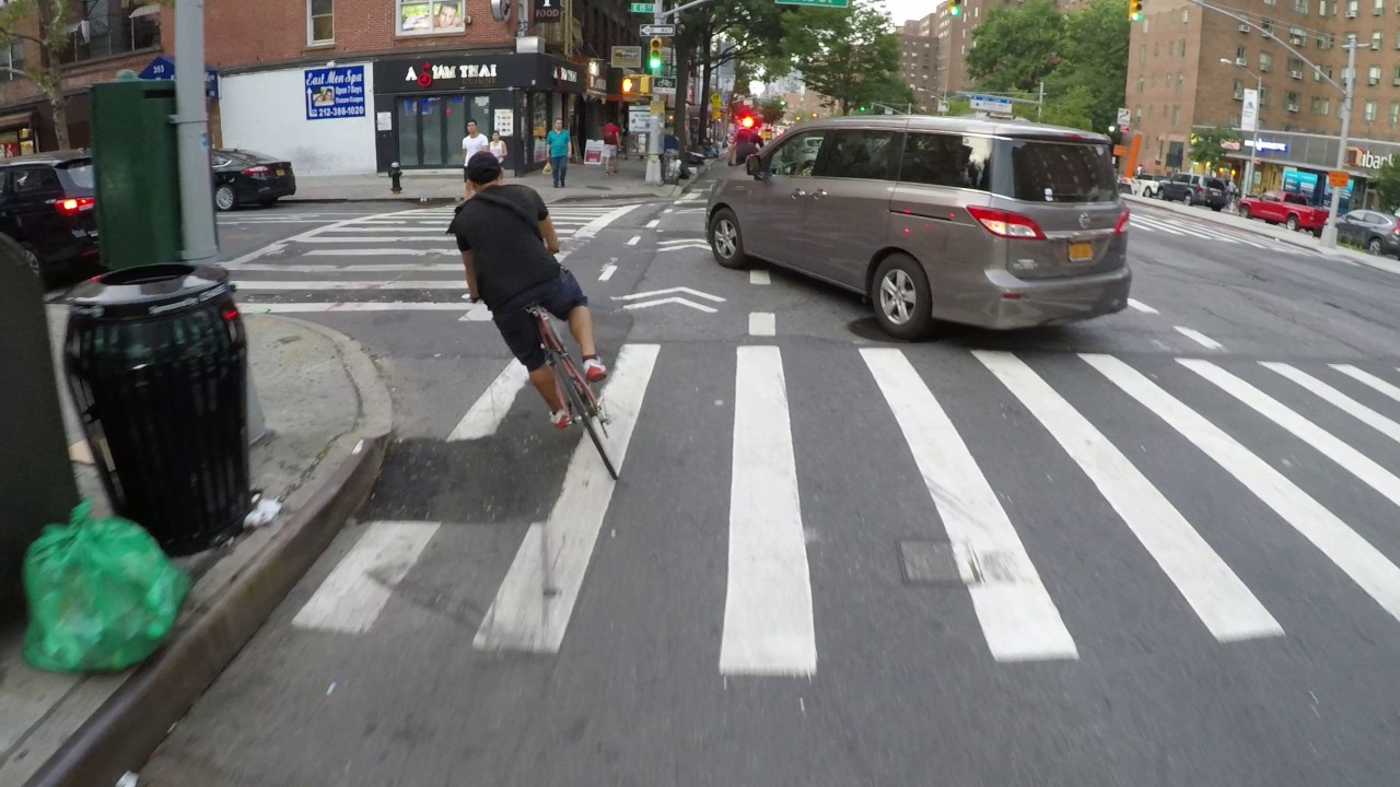 Loud Mini Bicycle Car Horn prevents left hook in NYC