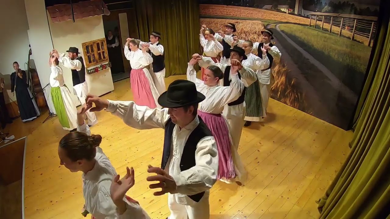 Mladinska folklorna skupina Račna - Na travniku (prekmurski plesi)