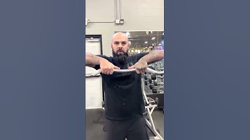 Remada Alta com Barra W