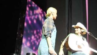 Kellie Pickler Pranks Brad Paisley Again! Chicken Pickin'! chords